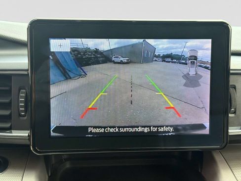 Used 2023 Ford Explorer XLT w/ Equipment Group 202A AWD/4WD image 27