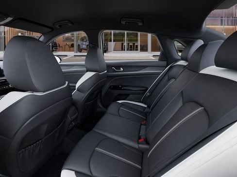 Certified 2025 Kia K5 GT-Line image 18