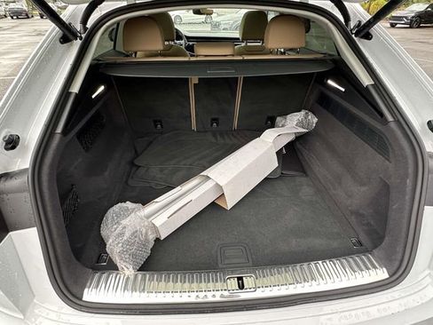 Used 2023 Audi Q8 Premium Plus image 14