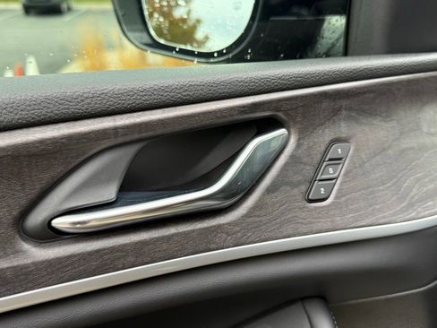 New 2025 Jeep Grand Cherokee Limited w/ Black Appearance Package image 13