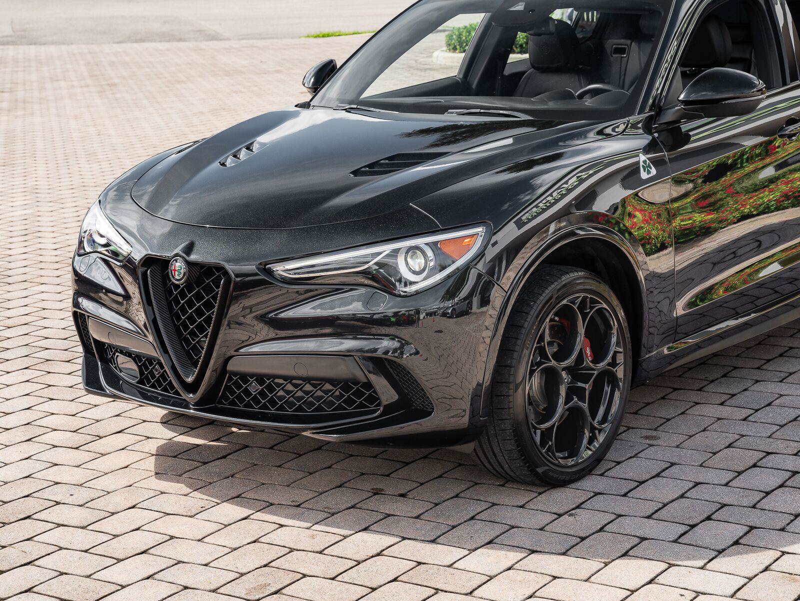 Used 2022 Alfa Romeo Stelvio Quadrifoglio w/ Active Assist Plus Package AWD/4WD image 27