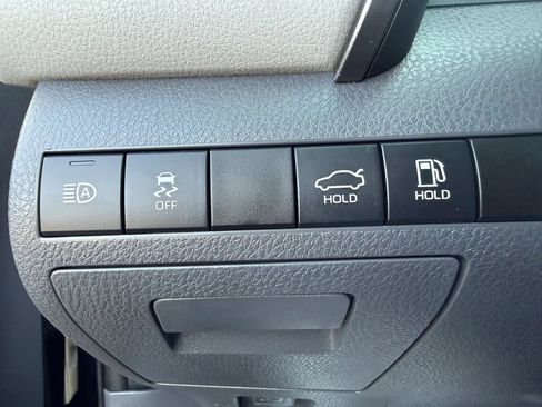 Used 2020 Toyota Camry LE AWD/4WD image 22