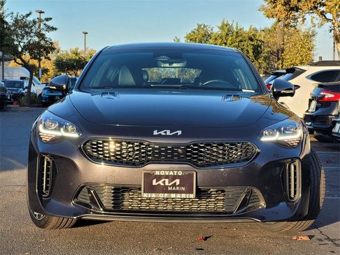 Used 2022 Kia Stinger GT2 image 2