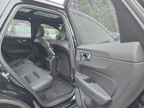 Used 2024 Volvo XC60 T8 Ultimate w/ Climate Package AWD/4WD image 13
