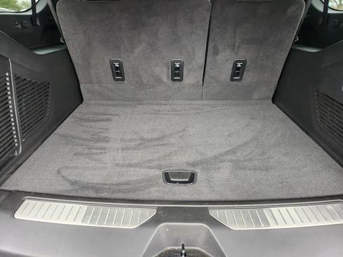 Used 2024 Chevrolet Suburban High Country image 31