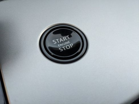 New 2025 Land Rover Range Rover SV image 34