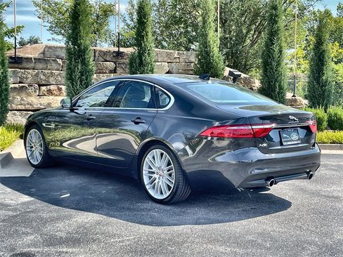 Used 2020 Jaguar XF Prestige image 4