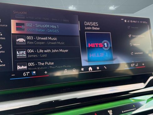 New 2027 BMW i5 eDrive40 w/ Premium Package RWD image 23