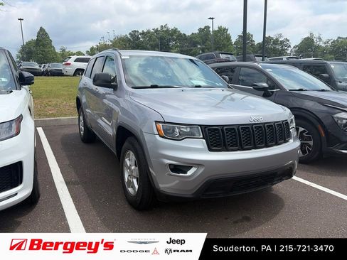 Used 2017 Jeep Grand Cherokee Laredo w/ Quick Order Package 23E AWD/4WD image 1
