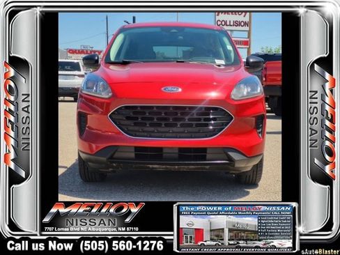 Used 2022 Ford Escape SE w/ SE Sport Appearance Package AWD/4WD image 2