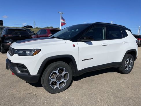 Used 2022 Jeep Compass Trailhawk w/ Trailhawk Convenience Group image 6