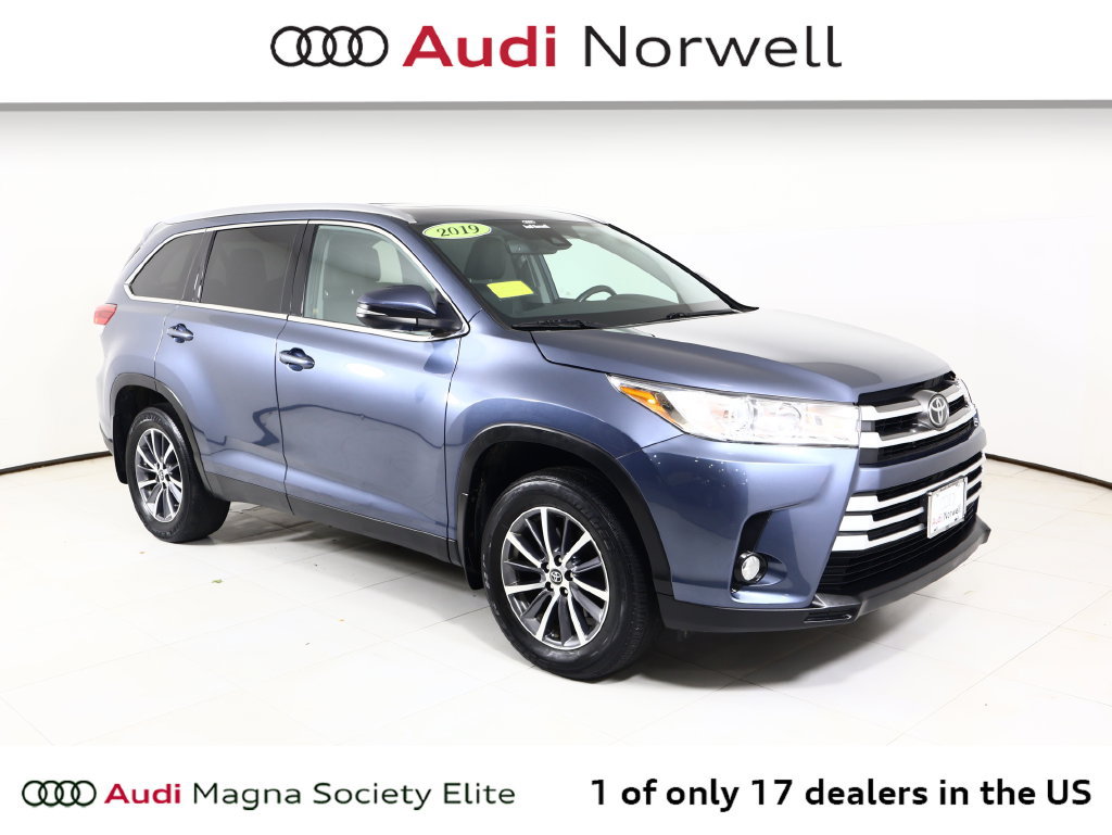 Used 2019 Toyota Highlander XLE AWD/4WD image 1