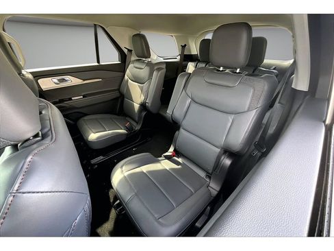 New 2026 Ford Explorer Active w/ Active Comfort Package AWD/4WD image 13