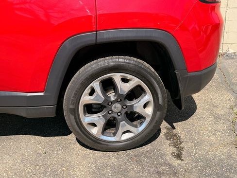 Used 2018 Jeep Compass Limited w/ Navigation Group AWD/4WD image 11