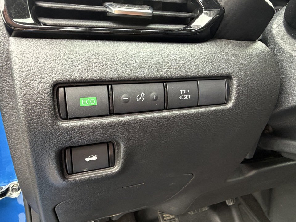 Used 2024 Nissan Sentra SV FWD image 20