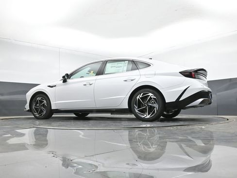 New 2026 Hyundai Sonata SEL FWD image 12