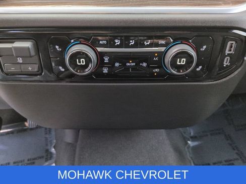 Used 2025 Chevrolet Silverado 1500 LT AWD/4WD image 18