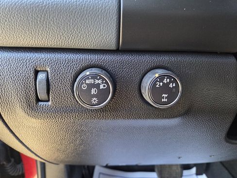 Used 2015 Chevrolet Colorado Z71 w/ LPO, Bed Protection Package image 14