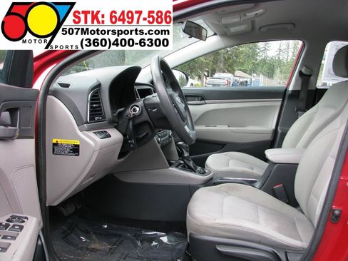 Used 2017 Hyundai Elantra SE FWD image 18