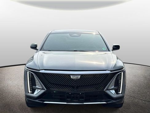 Used 2024 Cadillac Lyriq Luxury AWD/4WD image 6
