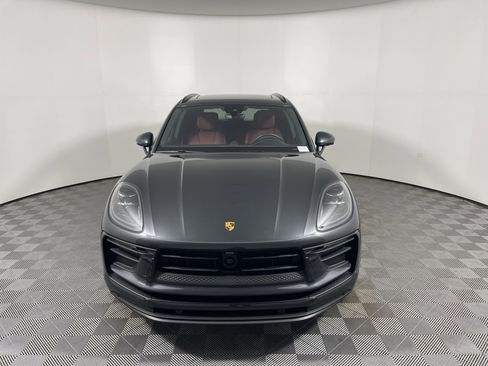 Used 2025 Porsche Macan image 10