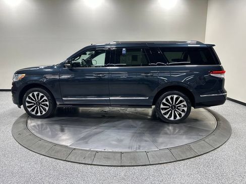 Certified 2024 Lincoln Navigator L Reserve AWD/4WD image 9