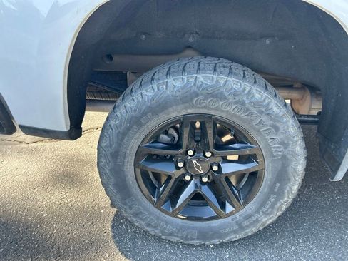 Used 2023 Chevrolet Silverado 1500 LT Trail Boss w/ LT Trail Boss Premium Package AWD/4WD image 27