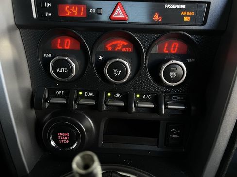 Used 2014 Subaru BRZ Limited w/ Popular Package #2B image 36