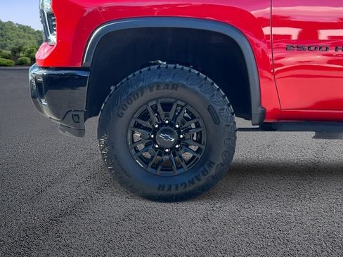 Certified 2025 Chevrolet Silverado 2500 ZR2 w/ Technology Package AWD/4WD image 11