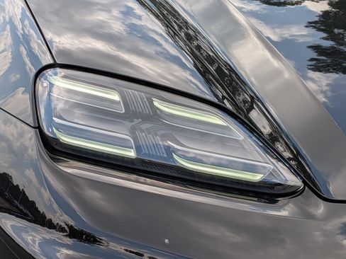 Used 2025 Porsche Macan 4 Electric AWD/4WD image 28