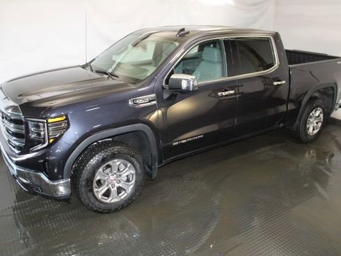 Used 2023 GMC Sierra 1500 SLT w/ SLT Convenience Package AWD/4WD image 2