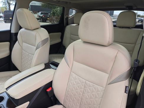 Certified 2024 Nissan Murano Platinum w/ Cargo Package image 9