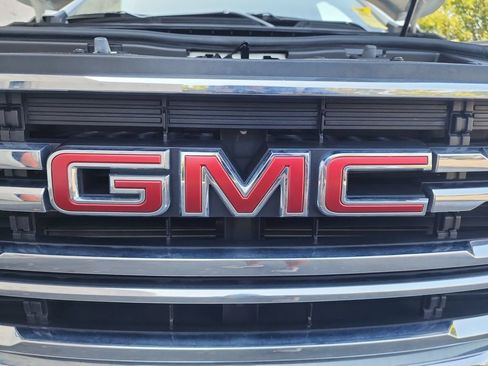 Used 2023 GMC Acadia SLT w/ Preferred Package FWD image 29