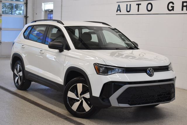Used 2025 Volkswagen Taos S AWD/4WD image 1