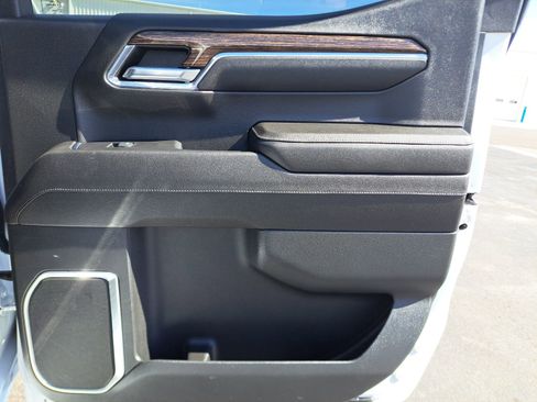 Used 2023 GMC Sierra 1500 SLE image 29