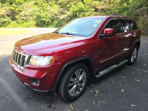 Used 2013 Jeep Grand Cherokee Laredo AWD/4WD image 2