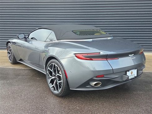 Used 2019 Aston Martin DB11 Volante image 3