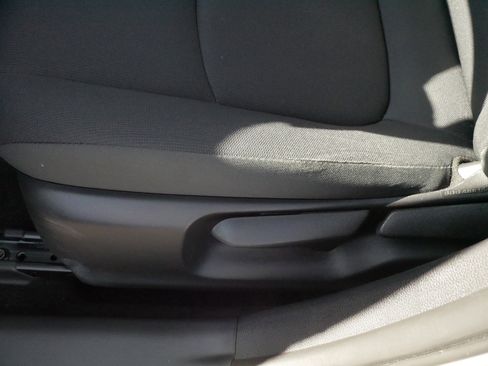 Certified 2022 Toyota Corolla LE FWD image 20