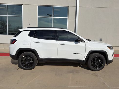 New 2026 Jeep Compass Latitude AWD/4WD image 4