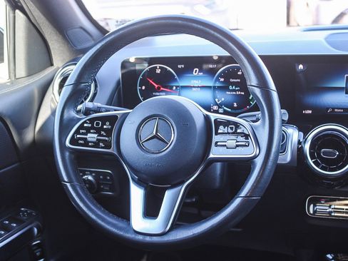 Used 2022 Mercedes-Benz GLB 250 image 16