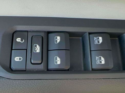 Used 2024 Jeep Compass Limited w/ Sun and Sound Group AWD/4WD image 14