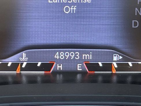Used 2022 Jeep Cherokee Trailhawk w/ Sun, Sound & Nav Group AWD/4WD image 28