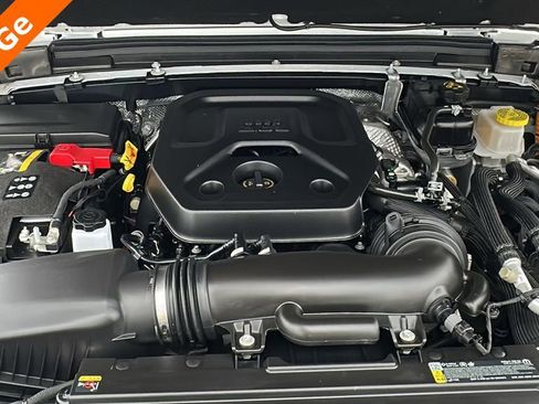 Used 2025 Jeep Wrangler Sahara 4xe image 32