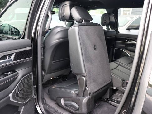 Used 2024 Jeep Wagoneer L Series II w/ Flexible Seating Group AWD/4WD image 29