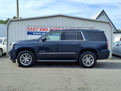 Used 2017 GMC Yukon SLT w/ Open Road Package AWD/4WD image 2