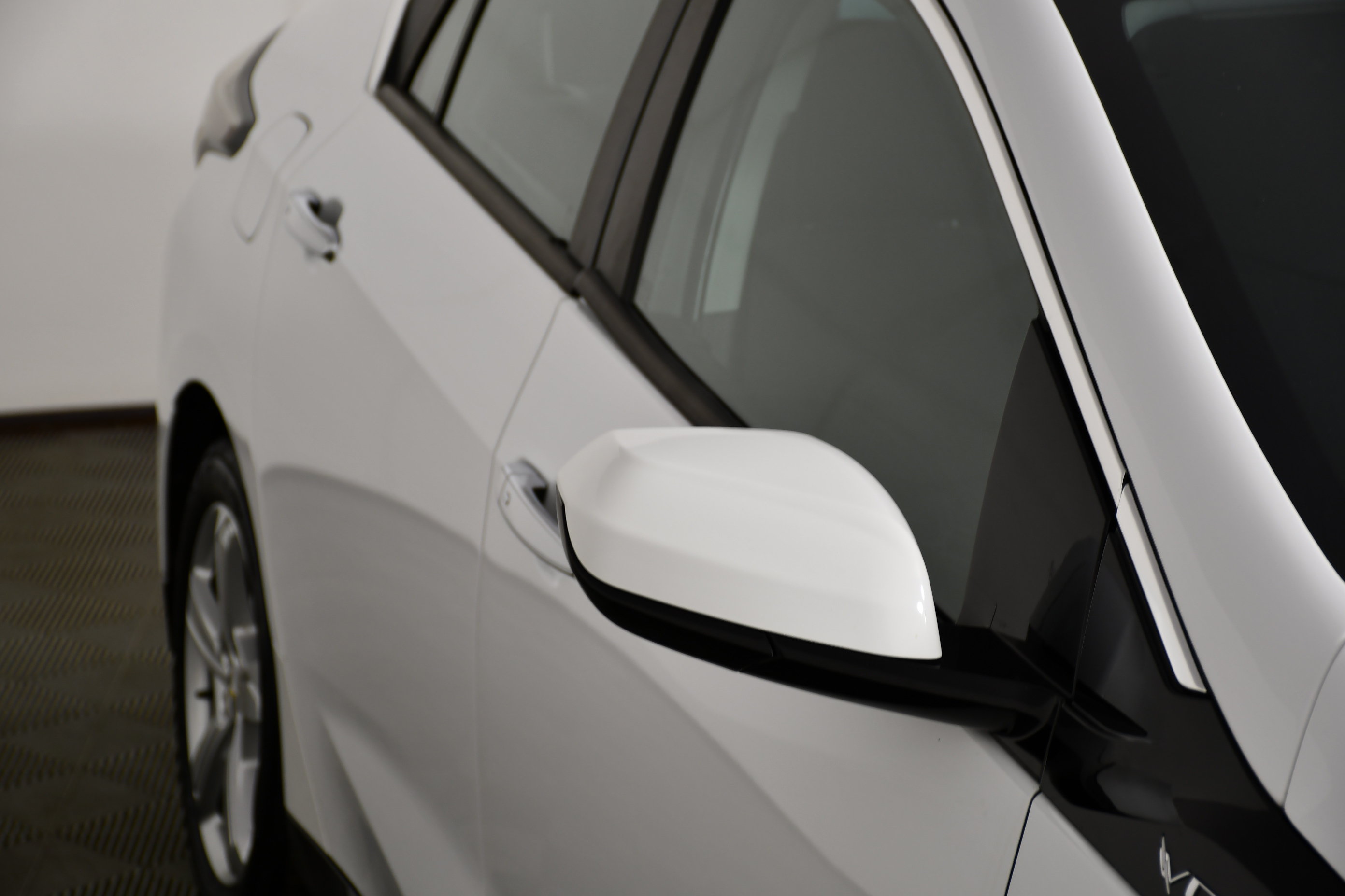 Used 2018 Chevrolet Volt LT w/ Comfort Package FWD image 14