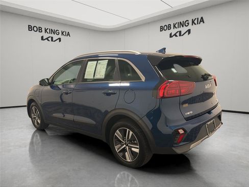 Used 2022 Kia Niro EX Premium FWD image 3