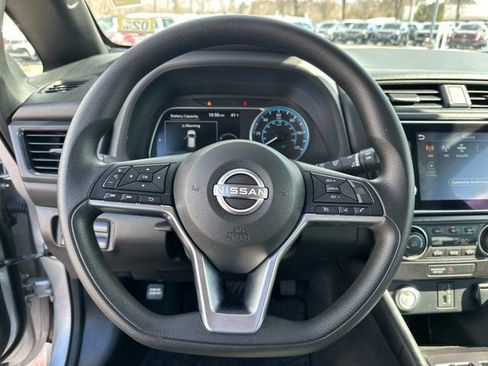 Used 2025 Nissan Leaf S image 13