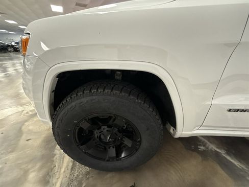 Used 2019 Jeep Grand Cherokee Overland RWD image 10