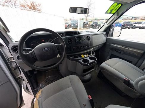 Used 2009 Ford E-350 and Econoline 350 XLT image 6